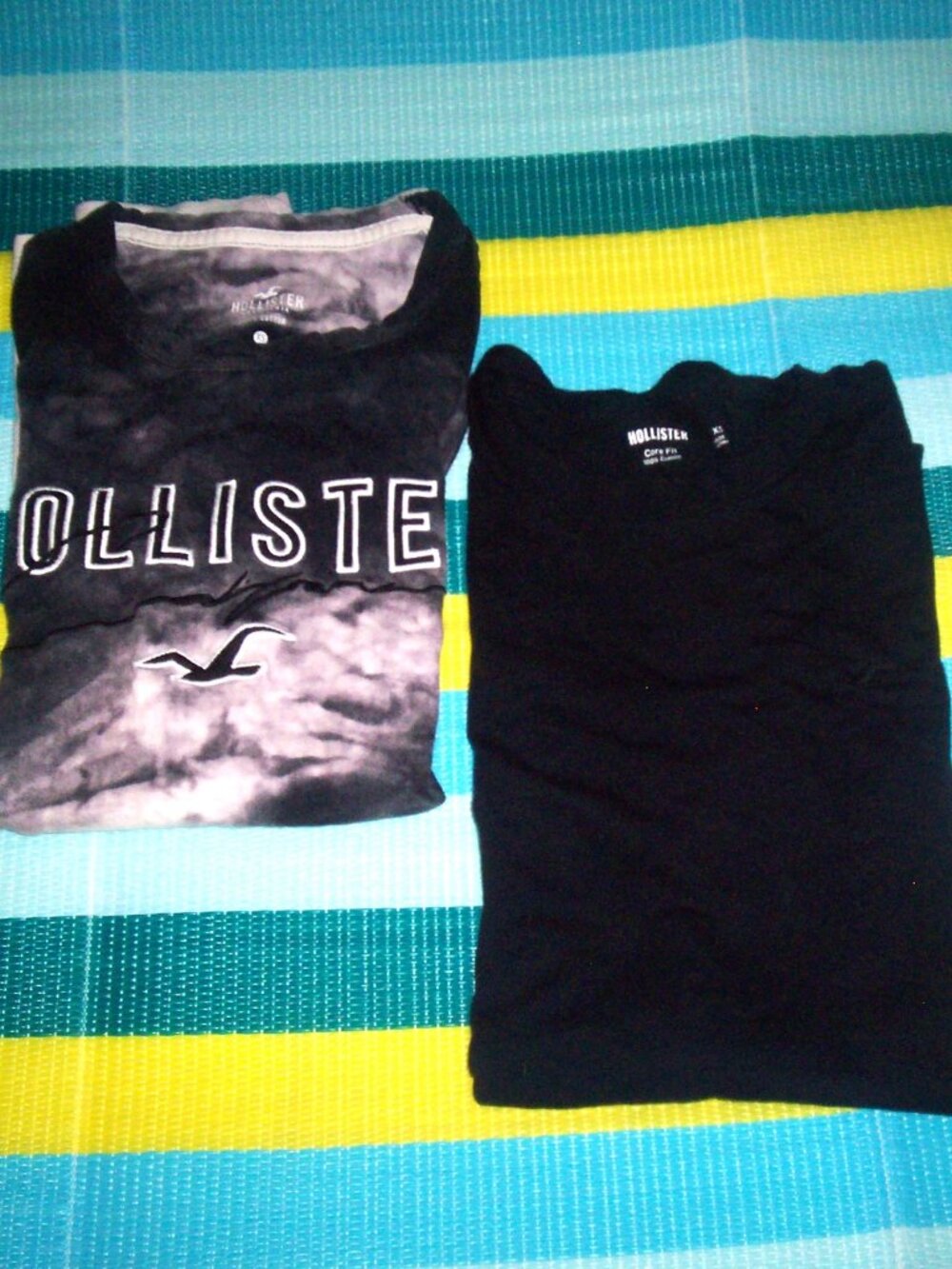 Lot of 2 Hollister Tie-Dye & Black T-Shirts *Tag Size: XS